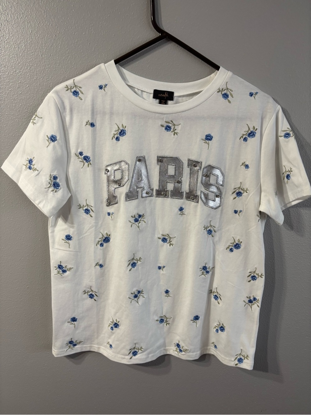 White Floral 'Paris' Embroidered Tee with Blue Roses 20”Ptp